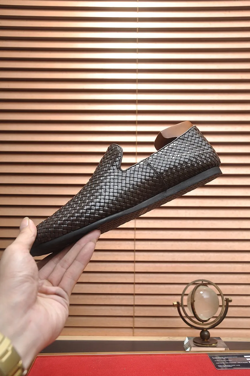 Men's shoes 💰600💶 [Botteg Venetta (BV)] (wallet shoes) exclusive new model official website new model The upper is made of high-quality top calfskin. Delicate feel and flowing luxurious texture. Tailored for refined men to create a noble aura. Detailed and regular Mark hand-stitching. Smooth lines. Full cowhide lining, comfortable to wash off sweat. 38-44